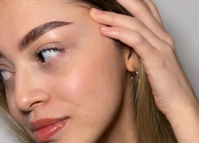 Primer plano de un rostro con cejas perfectas en BeautyBar, Miraflores, Provincia De Lima, PE.