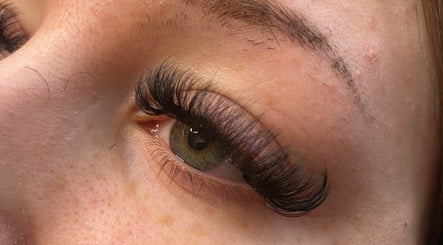 Lashes by Erin imaginea 2