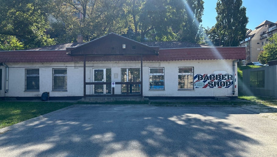 Bujdosó Barbershop image 1