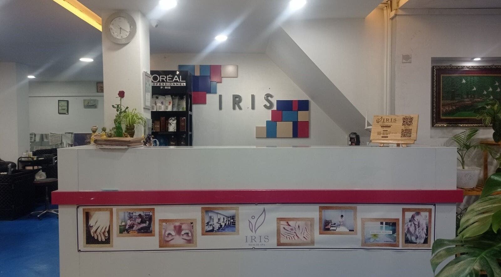 Reception area of iRis beauty salon in Taunggyi, Shan State, MM, featuring elegant decor and welcoming design.