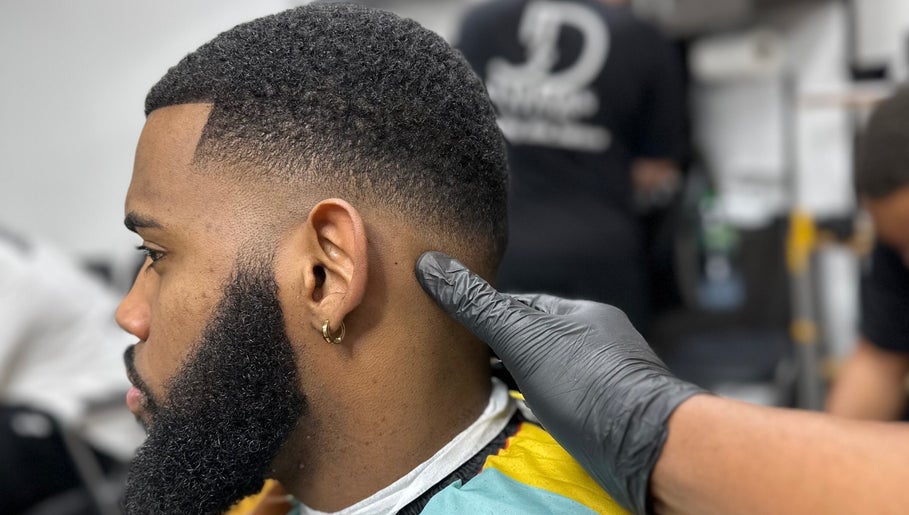 Expert barber fade at José J&DBarbers Studio, Manchester, England, GB.