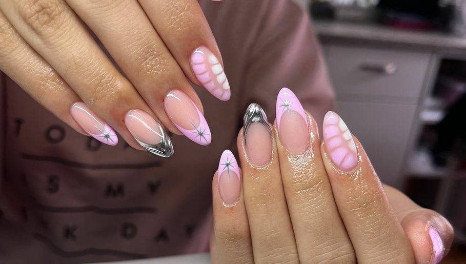 Icy Nails and Beauty – obraz 1
