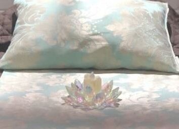 Cama com travesseiro e decoração suave em Mr Espaço de Bem-Estar, São Paulo, São Paulo, BR.