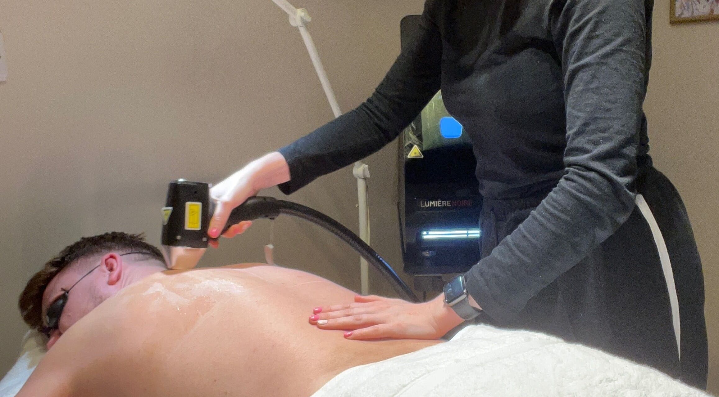 A soothing laser treatment at Jenhance, Sheffield, England, GB, for skin rejuvenation.