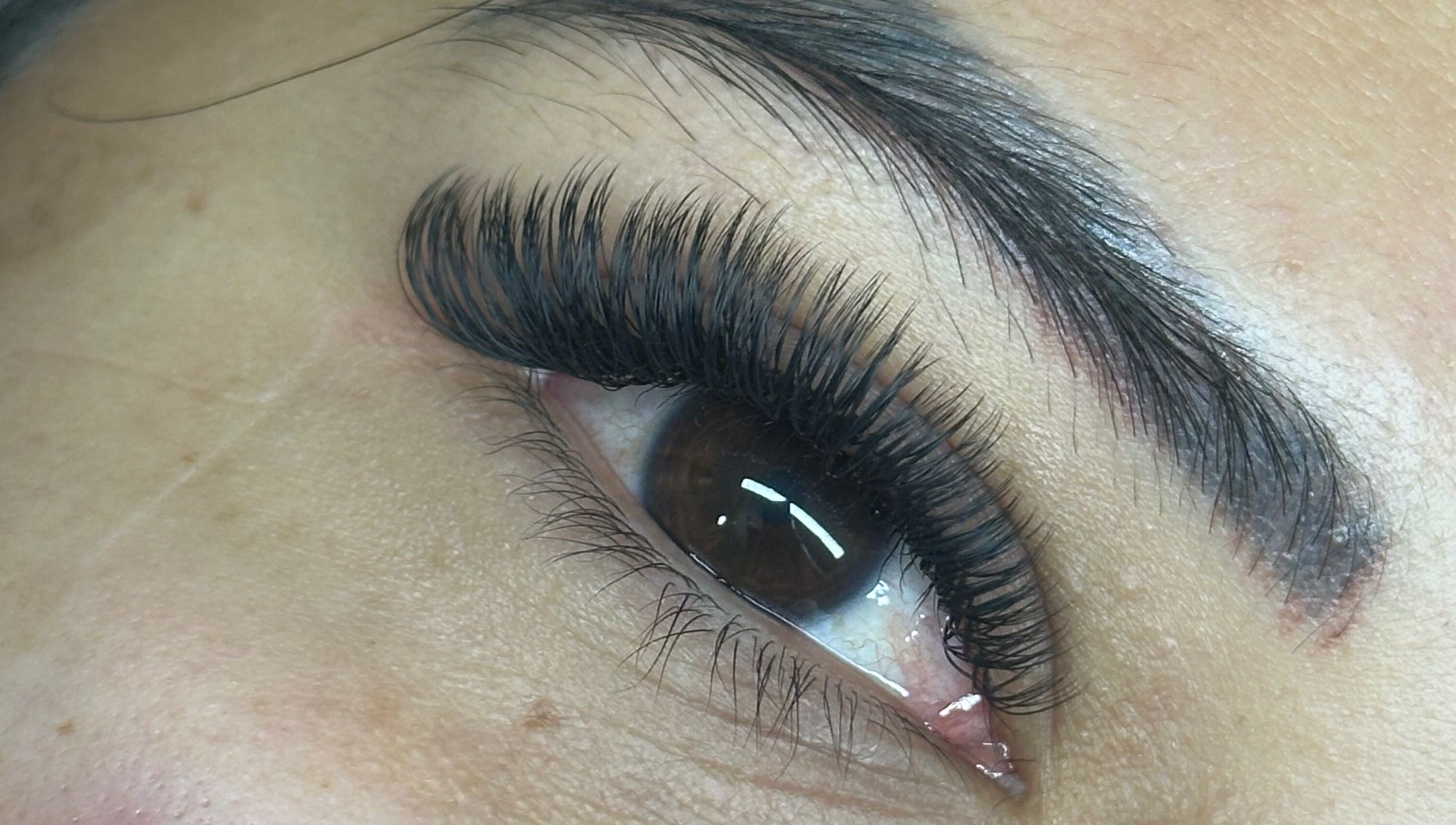 Extensiones de pestañas voluminosas en Say Lash Studio, Santa Rita, Aragua, VE.