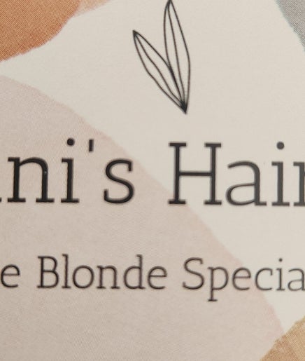 Danni's Hair Co. – obraz 2