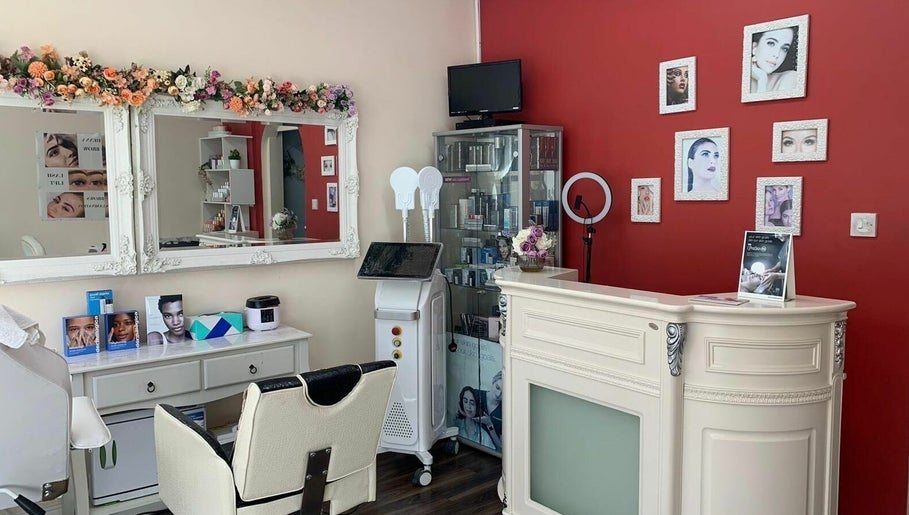Ultra Beauty Salon imaginea 1