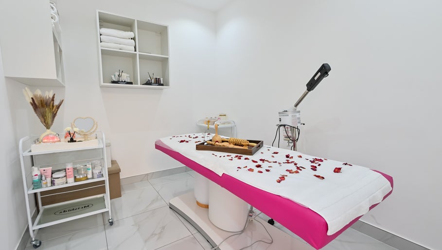 Princess House Beauty Salon image 1