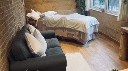 Cedar Cabin Therapies图像2