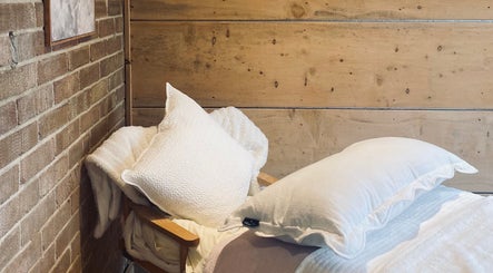 Cedar Cabin Therapies图像3
