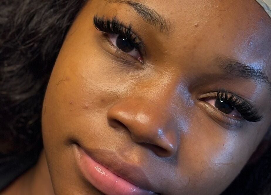 Close-up of expertly applied lashes at Winx by Savs in Westmoreland, Saint James, BB.