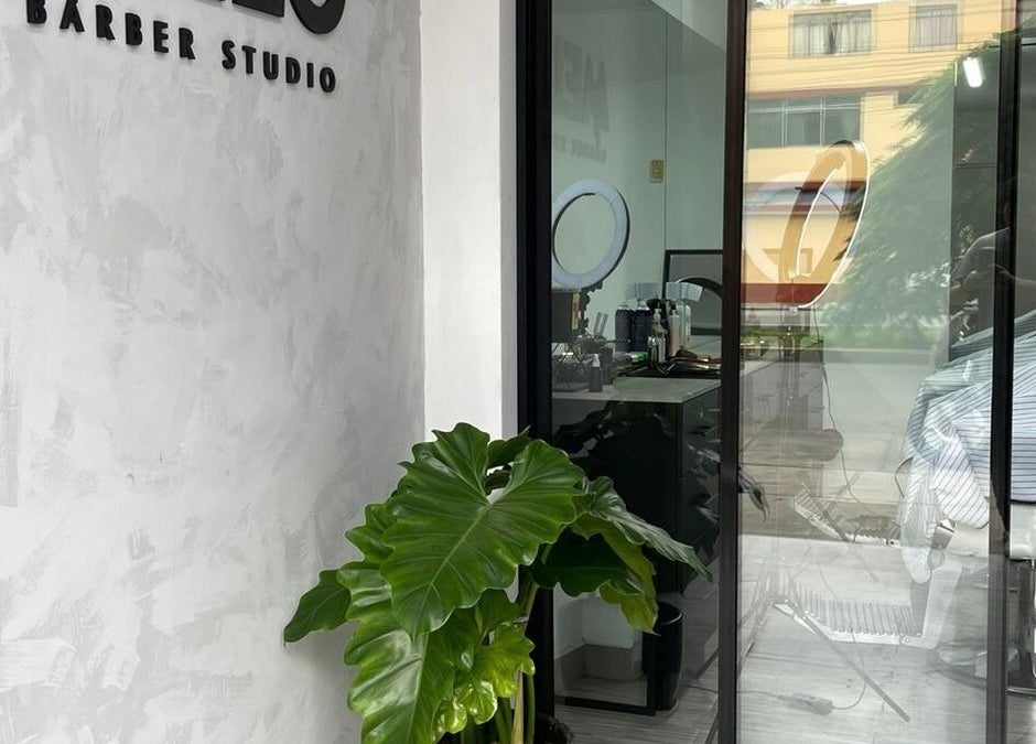 Vista de la entrada principal de Melo Barber Studio Miraflores en Miraflores, Provincia De Lima, PE.