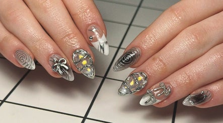 Alien Clawsss, bilde 2