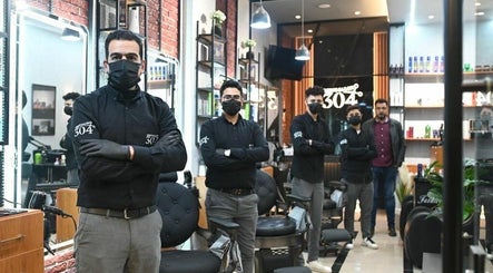 304 Men’s Salon image 3