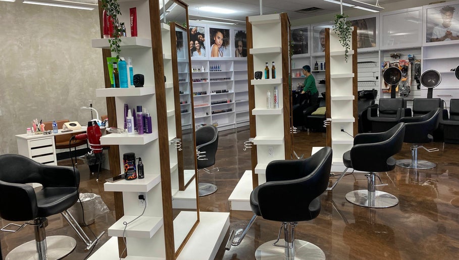 Sosha Salon image 1