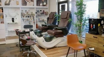 Sosha Salon