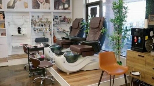 Sosha Salon