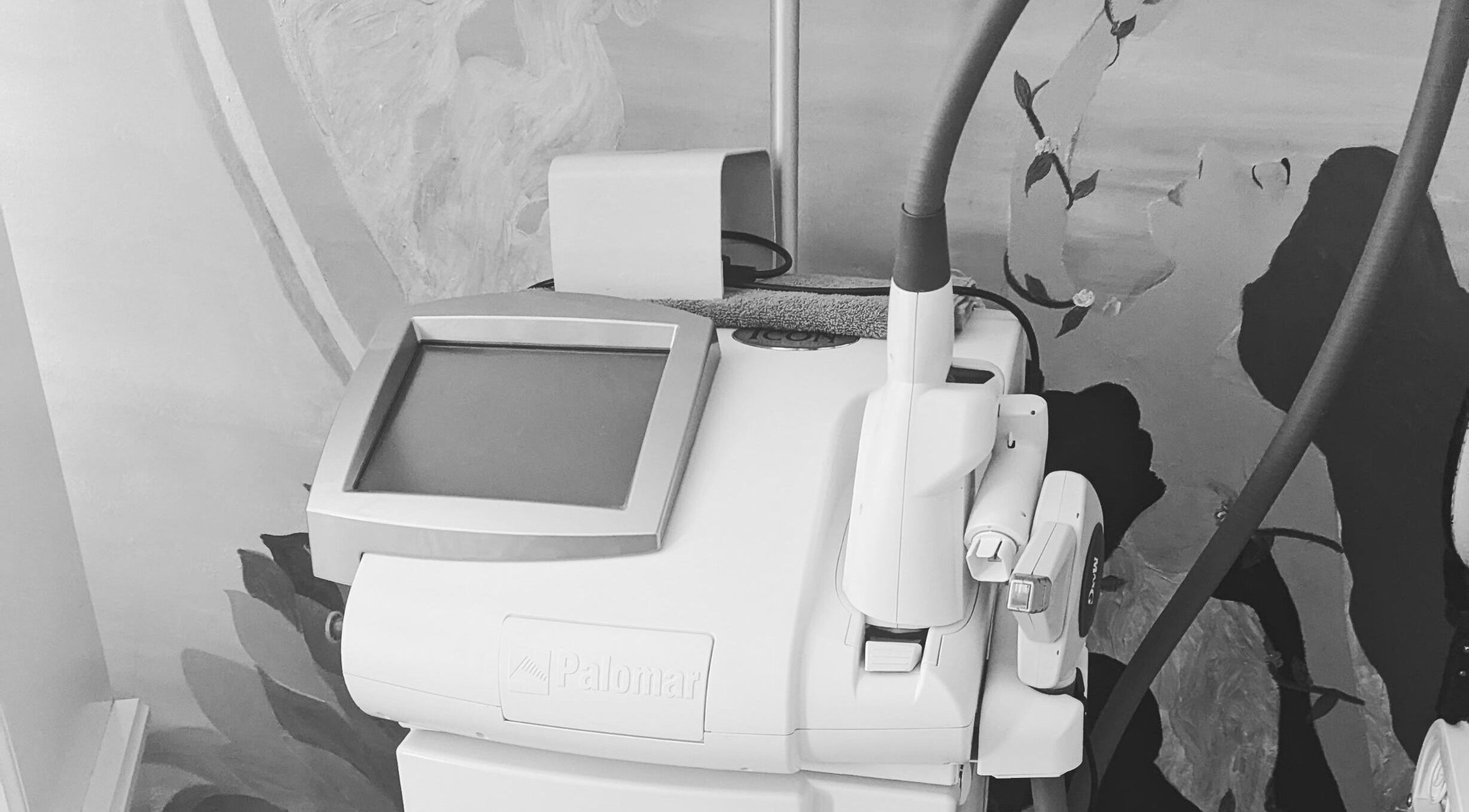 Appareil esthétique moderne à l'Alchimie de la beauté, Montréal, Québec, CA, pour des soins avancés.