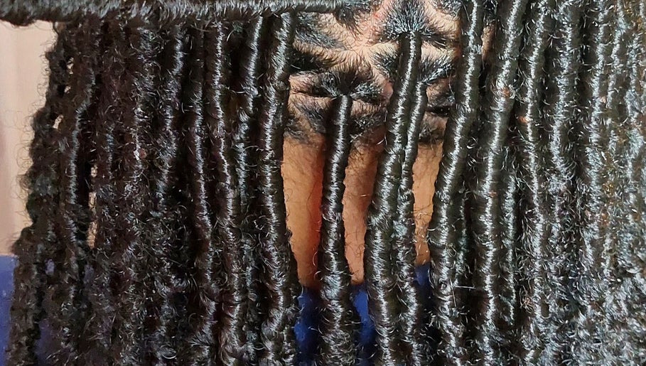 Imagen 1 de Lynette's braiding salon
