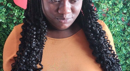 Imagen 2 de Lynette's braiding salon