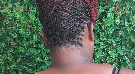Imagen 3 de Lynette's braiding salon