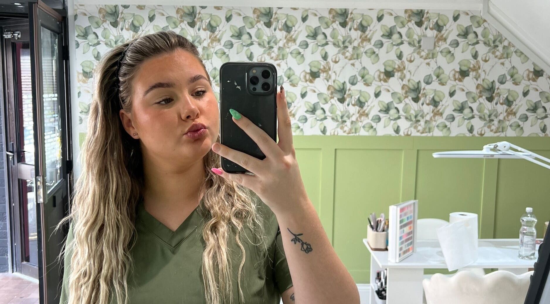 Nailedit Bymillie stylist capturing a selfie in the salon, Burnley, England, GB.