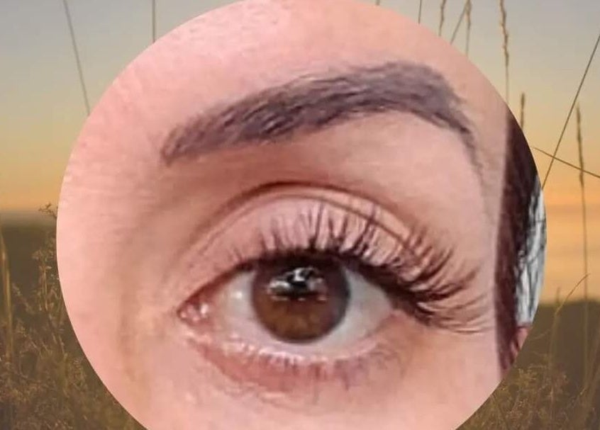 Close-up d'un œil parfaitement maquillé à Hermes Beauty, Sainte Rose, Guadeloupe, GP.