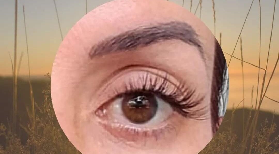 Close-up d'un œil parfaitement maquillé à Hermes Beauty, Sainte Rose, Guadeloupe, GP.