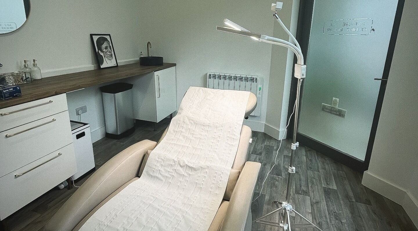 Esthetique Elegance treatment room with luxury spa bed in Eastbourne, England, GB.