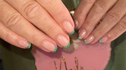 Nails and Beauty by Pin afbeelding 3