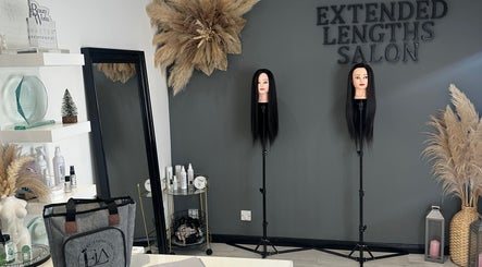 Extended Lengths Salon – kuva 2