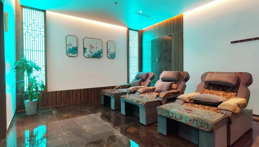 Viv Spa Massage Center image 1