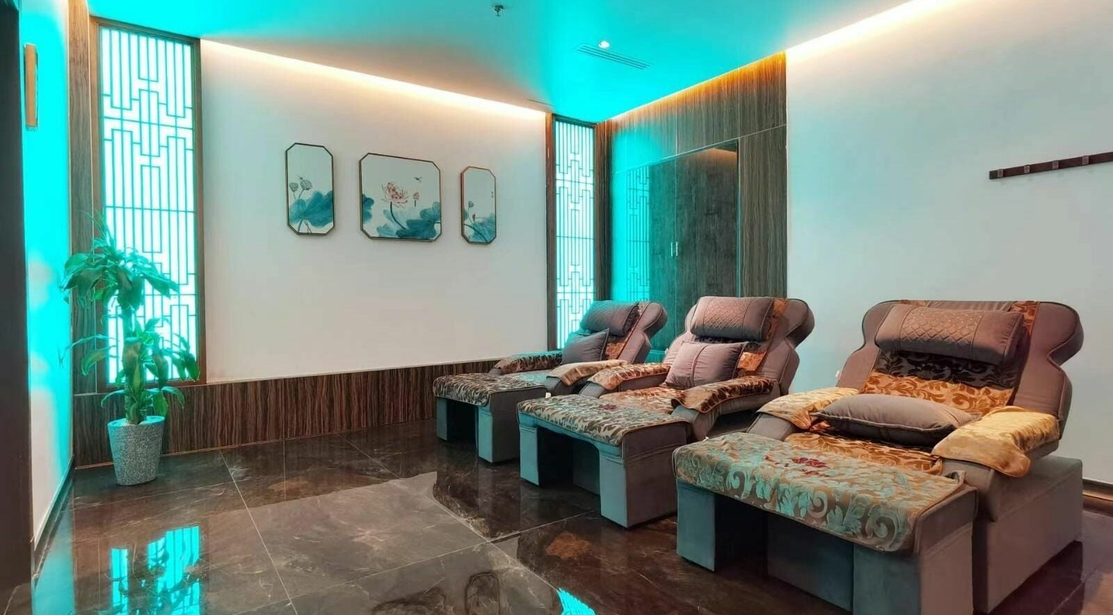 Comfortable massage chairs in serene setting at Viv Spa Massage Center, Dubai, Dubai, AE.