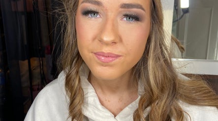 A•C Beauty image 3