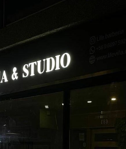 Image de Life Barbería and Studio 2