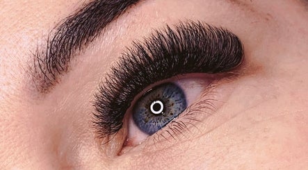 Blink Lashes image 2