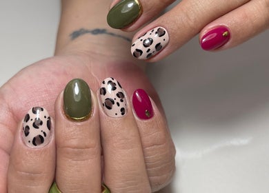Manicura de uñas con diseño animal print en DOKL, Surquillo, Provincia De Lima, PE.