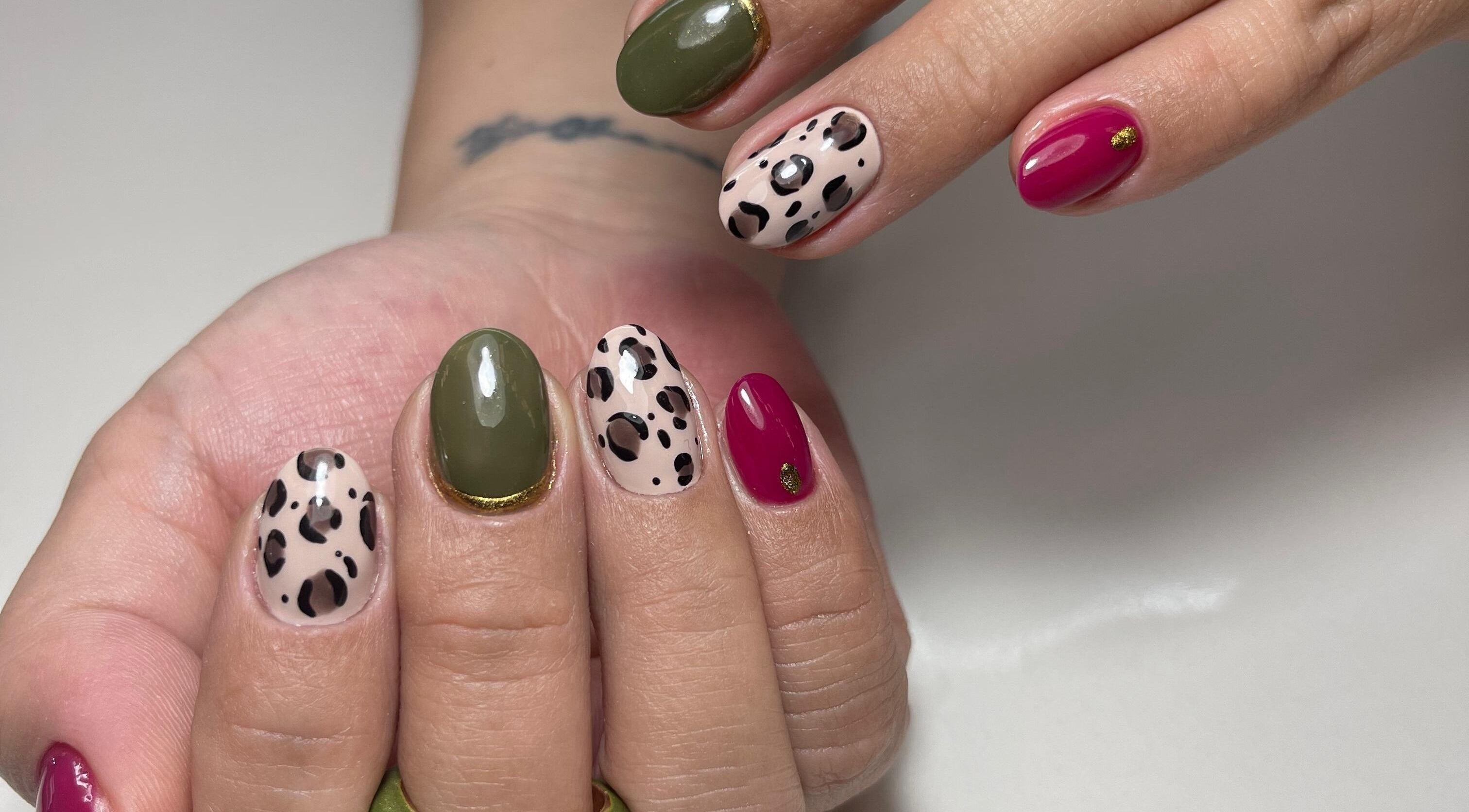 Manicura de uñas con diseño animal print en DOKL, Surquillo, Provincia De Lima, PE.