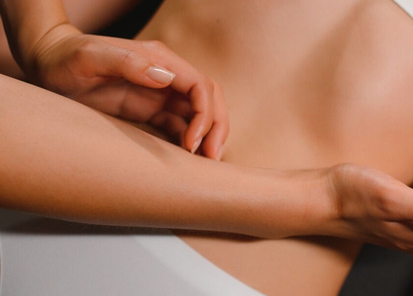 LymphLondon by Bruna Milioli | Home Service arm massage in London, England, GB showcasing relaxation techniques.