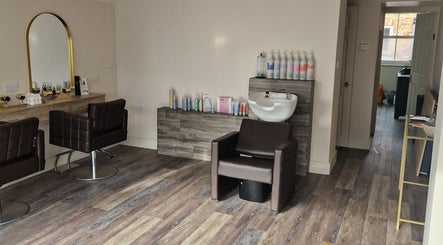 Imagen 2 de Hair by Paige at Tangles Farnham