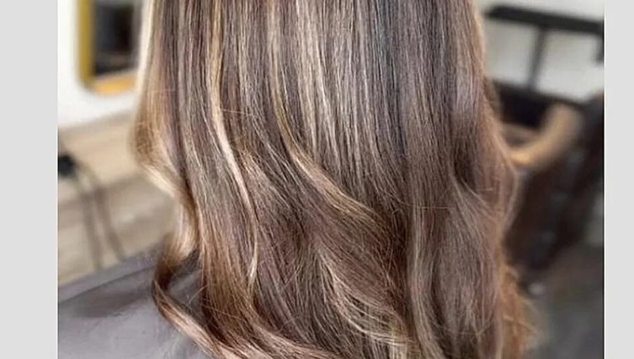 Hair by Paige at Tangles Farnham afbeelding 1