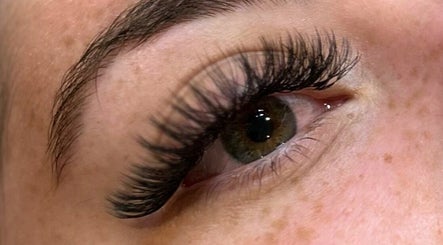 Eyes & Brows by Adele Freeman billede 3