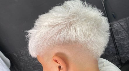 Barbería el moni – obraz 3
