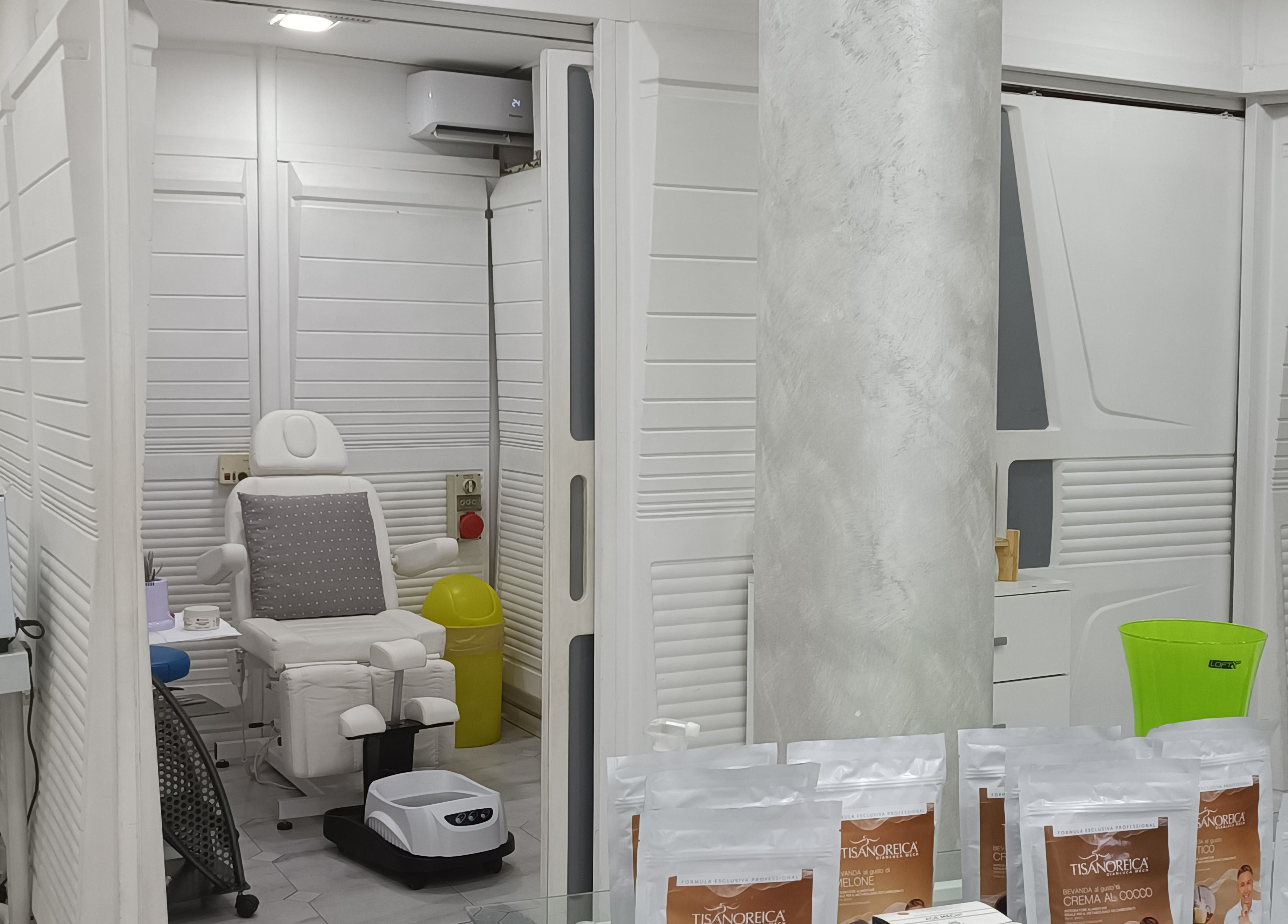 Interno di Slim Center Epilazione Laser - Dimagrimento a Orta Di Atella, Campania, IT.