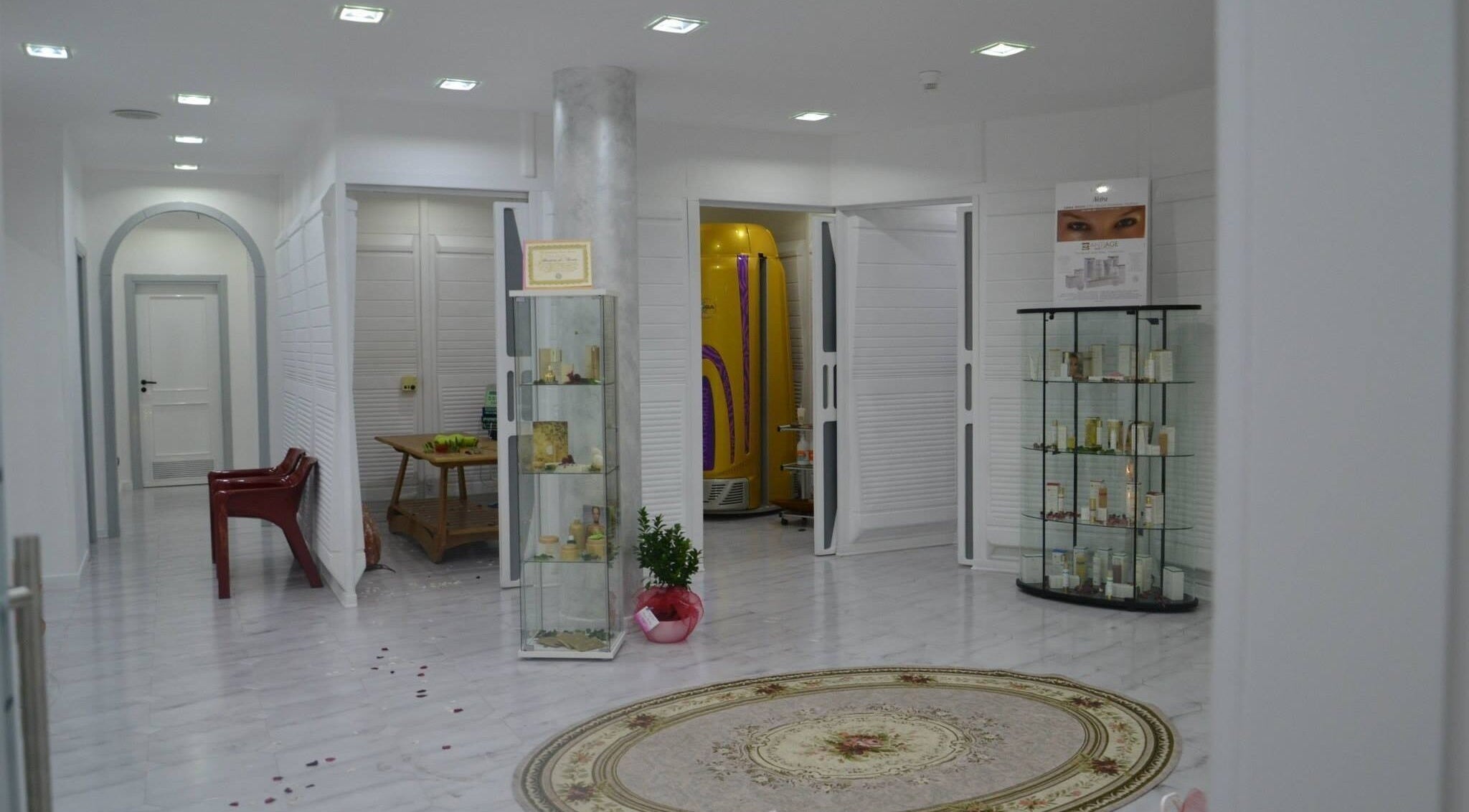 Interno elegante di Slim Center Epilazione Laser - Dimagrimento a Orta Di Atella, Campania, IT.