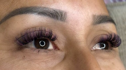 KG Lashes Bild 3