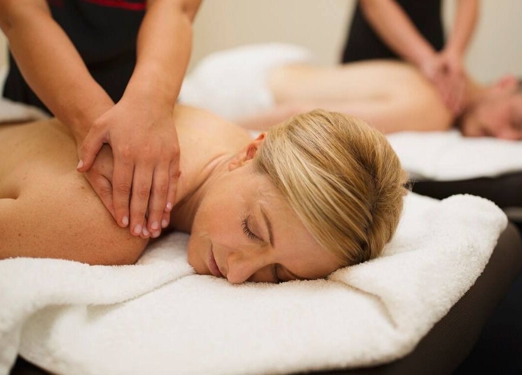 Couples enjoying massages at Jun Lin Spa - Rosny Park, Tasmania, AU. Relaxing spa experience.
