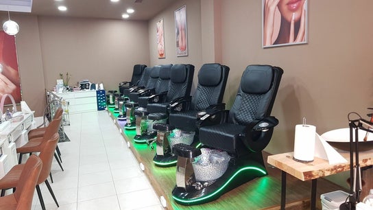 Usa - Nails - Beauty - Massage