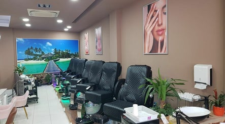 Usa - Nails - Beauty - Massage