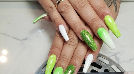 Usa - Nails - Beauty - Massage image 3